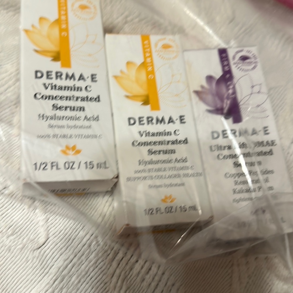 NIP Derma-E serums